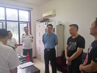 縣人大常委會袁主任一行對裝卸公司進(jìn)行安全檢查